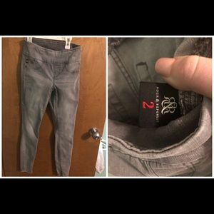 Rock and republic size 2 pull on grey jeans